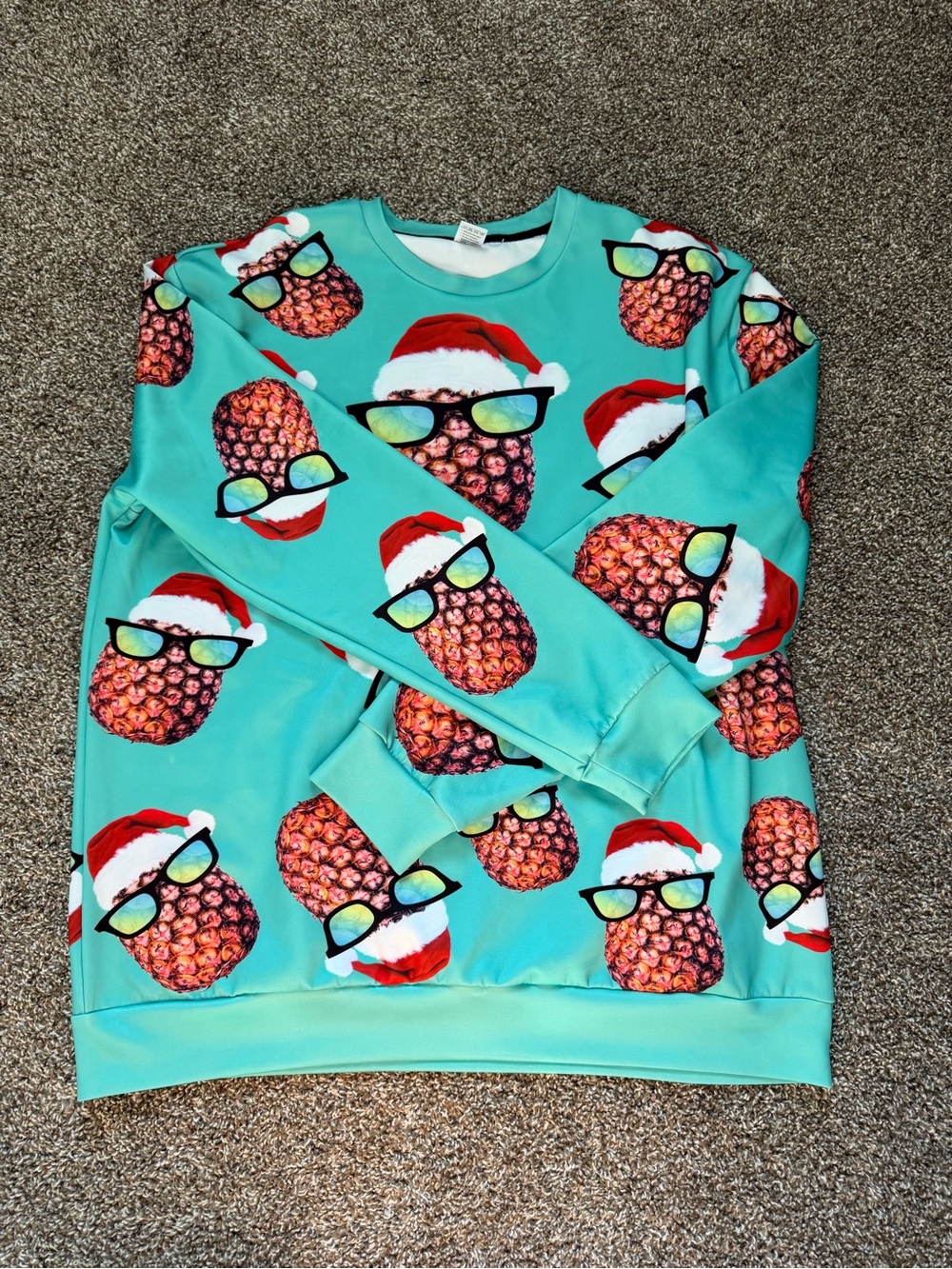 Men’s Christmas Pineapple Santa crewneck